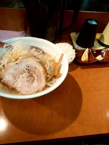 「味噌 野菜大盛+ニンニク（ライス無料）」@萬馬軒 花橙の写真