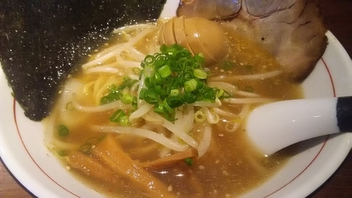 「醤油ラーメン➕味たま」@麺屋 ○坊の写真