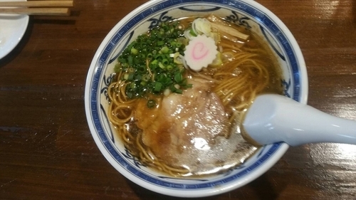 「豚骨アジ節 醤油」@ラーメン・餃子 ハナウタの写真