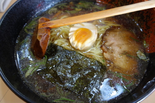 「焦がし醤油らーめん750円」@藤吉郎の写真