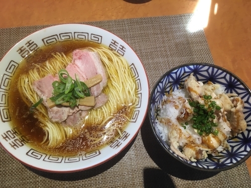 「天草大王の鶏そば、ぼんじり丼セット1000円」@柴崎亭の写真