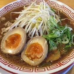 煮卵入りらーめん：750円
