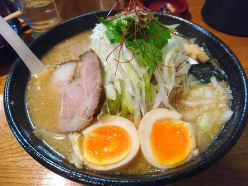 「【冬季限定】淡麗あさり味噌800円＋ウーロン杯 他いろいろ」@麺屋 鶏口の写真