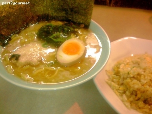 「並盛り+半チャーハンセット+海苔増し (1,000円)」@酒々井家 本店の写真