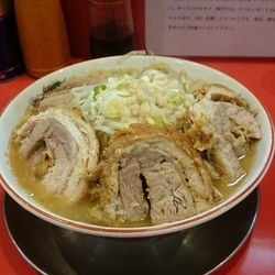 ラーメン(780円)大盛り(100円)＋豚(200円)