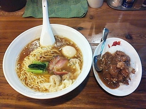 「ワンタンメン（3個）＋ミニカレー」@らーめん穀雨の写真