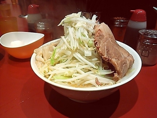 「小ラーメン（麺かため、野菜・アブラ）」@ラーメン二郎 荻窪店の写真