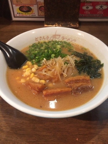 「みそ角煮ラーメン（小）」@どさん子 徳山駅前店の写真