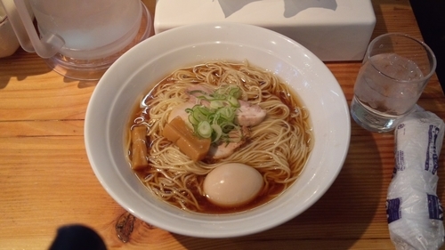 「味玉お醤油らーめん（大）」@らーめん芝浜の写真