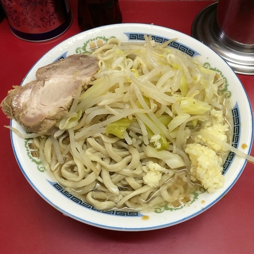 「小ラーメン（ヤサイ・ニンニク）　￥５００」@ラーメン二郎 目黒店の写真