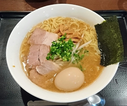 「味玉中華そば(大盛)」@中華そば おかべの写真