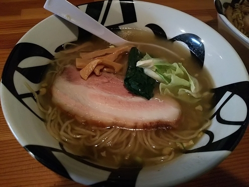 「濃口煮干しそば」@ラーメンバル 凌駕 ドロップスの写真