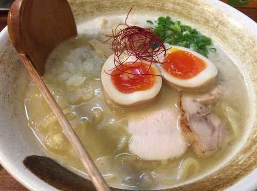 「濃厚鶏白湯らーめん 味玉」@麺匠ようすけの写真