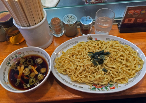 「季節限定の平打ちつけ麺　大盛」@春木屋 荻窪本店の写真