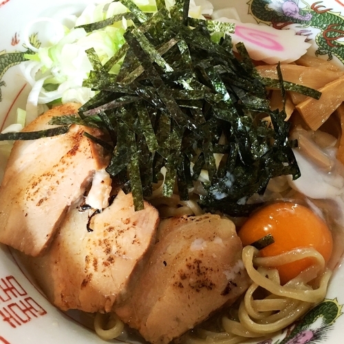 「油そば(塩;中盛300g)+温玉」@さくらミニの写真