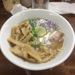 白醤油中華そば