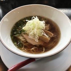 醤油らあ麺