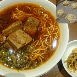 牛肉の煮込み麺セット ￥1750