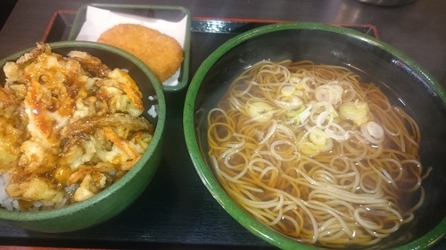 「牡蠣と蓮根のかき揚げ丼セット＋コロッケ（クーポン使用）」@ゆで太郎 本所吾妻橋店の写真