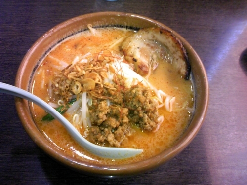「辛味噌ラーメン　+大盛　+炙りチャーシュー1枚」@麺場 田所商店 本店の写真