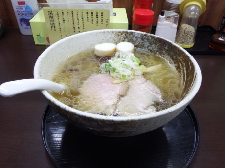 「塩らぁめん」@らぁめんやの写真