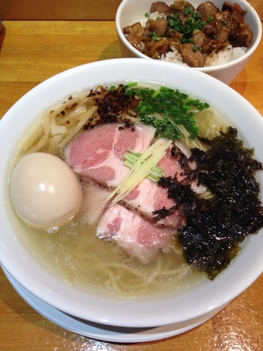 「特製こもんそば(塩) チャーシュー丼」@麺ゃこもんの写真