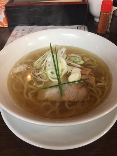 「手打ちらぁめん 塩」@手打ち麺 やす田の写真