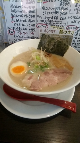 「塩とんこつ」@らーめん もかすけの写真