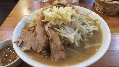 「ラーメン麺量350g（にんにく・あぶら）￥850」@男気らーめんアカギの写真