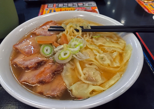 「ワンタン麺　大盛」@喜多方ラーメン 坂内 汐留シティセンター店の写真
