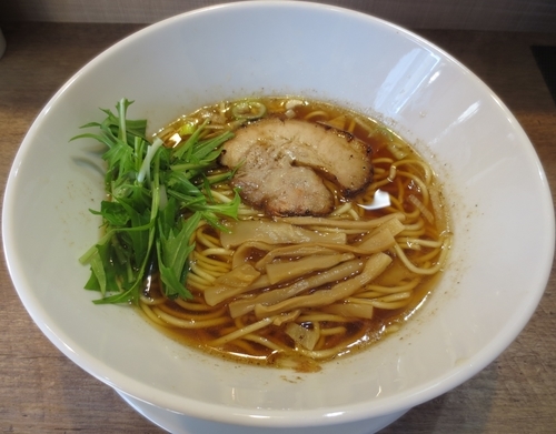「醤油ら～麺　750円」@らーめん 子うさぎ 大塚店の写真