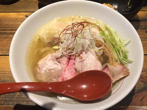 「特製香彩鳥だし塩」@麺屋 翔 西新宿本店の写真