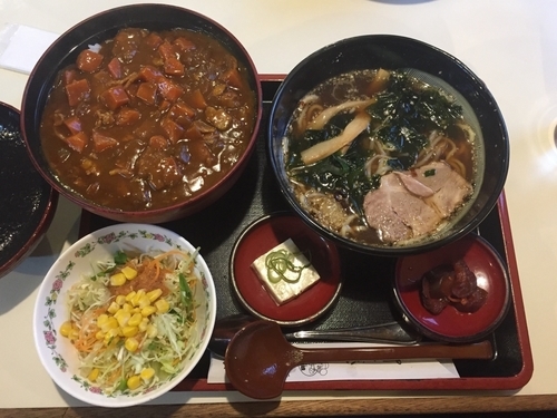 「醤油ラーメン➕カレー丼セット」@麺処 めの娘 高崎問屋町店の写真
