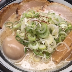 鶏白湯ラーメン