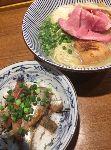 「【限定】濃厚銀ダラらーめん+いわし丼380円」@寿製麺よしかわ 川越店の写真