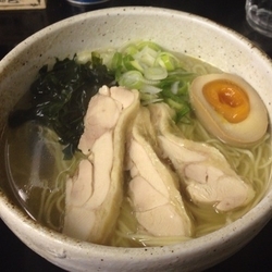 鶏ソバ(しお味･中盛)＋鶏飯(800円＋150円)