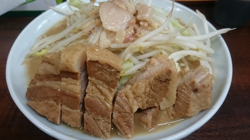 「豚入りラーメン」@ラーメン 栄の写真