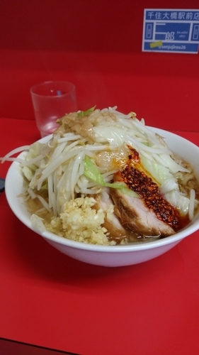 「小豚　麺半分850円」@ラーメン二郎 千住大橋駅前店の写真