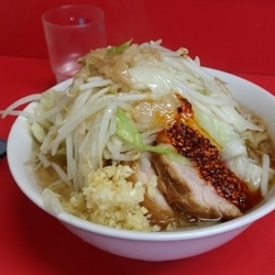 小豚　麺半分850円