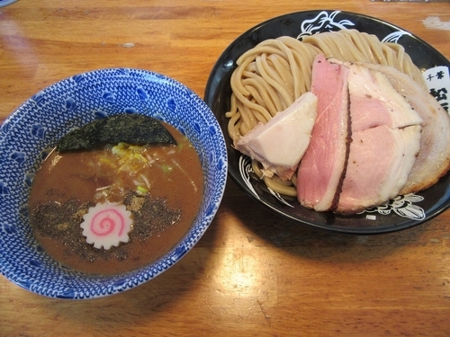 「限定　１６年目の田代のプレミアムつけ麺（１０００円）＋大盛」@大勝軒 佐貫店の写真