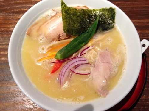 「チャーシュー鶏白湯そば（炙りチャーシュー）＋替玉」@鷄白湯そば葵の写真