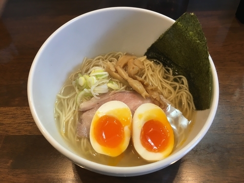 「清湯鯛出汁旨塩そば＋クーポン味玉」@中華そば 一信の写真