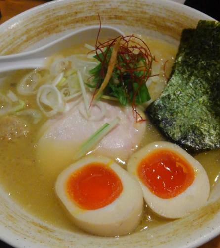 「特製濃厚鶏白湯そば」@濃厚鶏そば 麺屋武一 新橋本店の写真