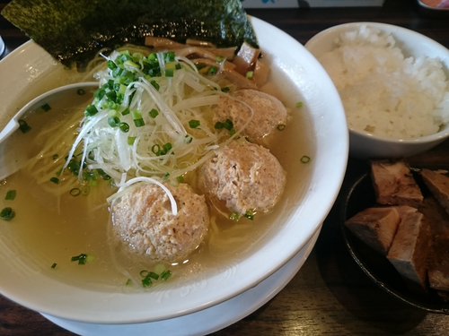 「塩ラーメン＋半ライス」@稲荷屋の写真