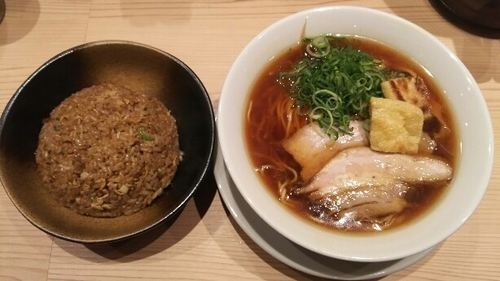 「中華そば＋焼飯(小)」@鯛塩そば灯花 本店の写真