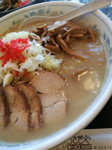 「とんこつチャーシュー[大盛・メンマ]」@ラーメンハウス うさぎやの写真