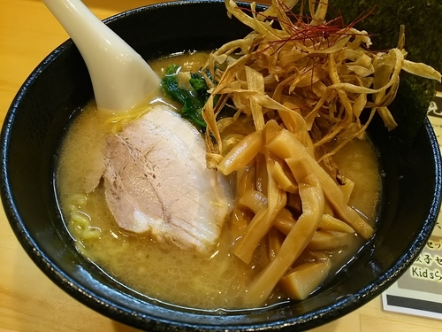 「ごぼとん　（大盛り）　＋メンマ：サービス券」@らーめん 大気見の写真