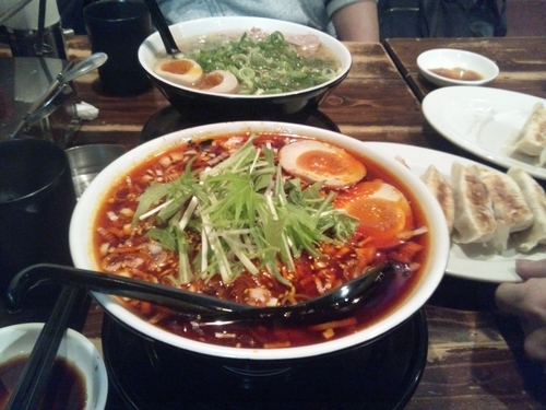 「辛ラーメン激辛」@Y's Dining Barの写真