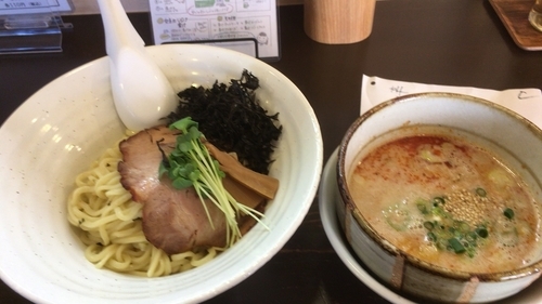 「背脂と岩のりの辛塩つけ麺 大辛 あつ盛り」@麺屋 くろまるの写真