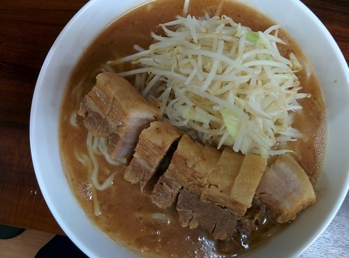 「豚増し+豚増し　麺増し」@ラーメン 栄の写真